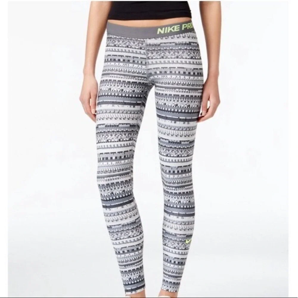 Nike Pro Dri-FIT 8 Bit Geometric Print Leggings Womens M Medium Black White Gray